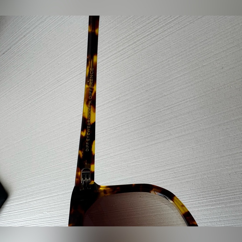 Diff Eyewear Gia Oversized Tortoiseshell Sunglass… - image 4